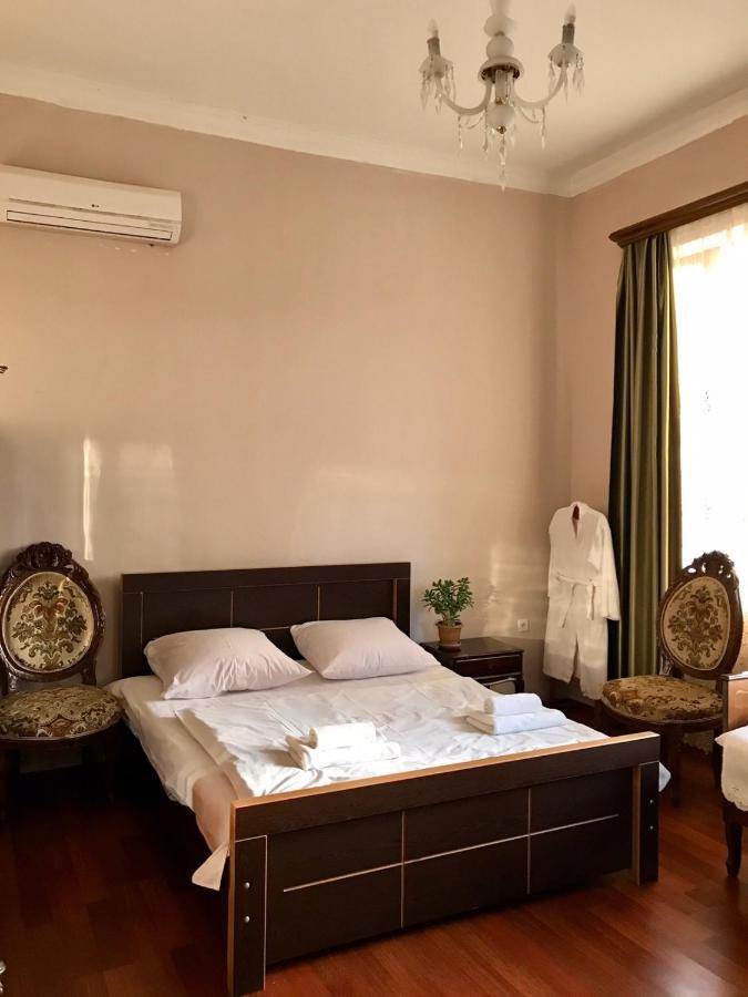 Guest House Nona クタイシ エクステリア 写真