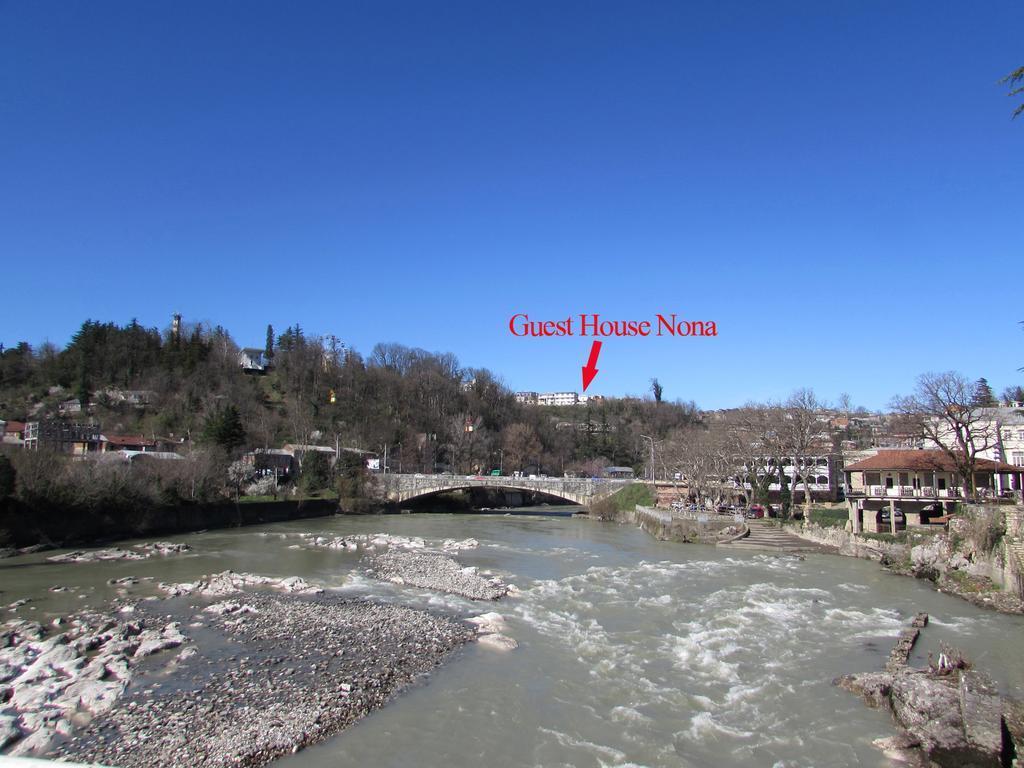 Guest House Nona クタイシ エクステリア 写真